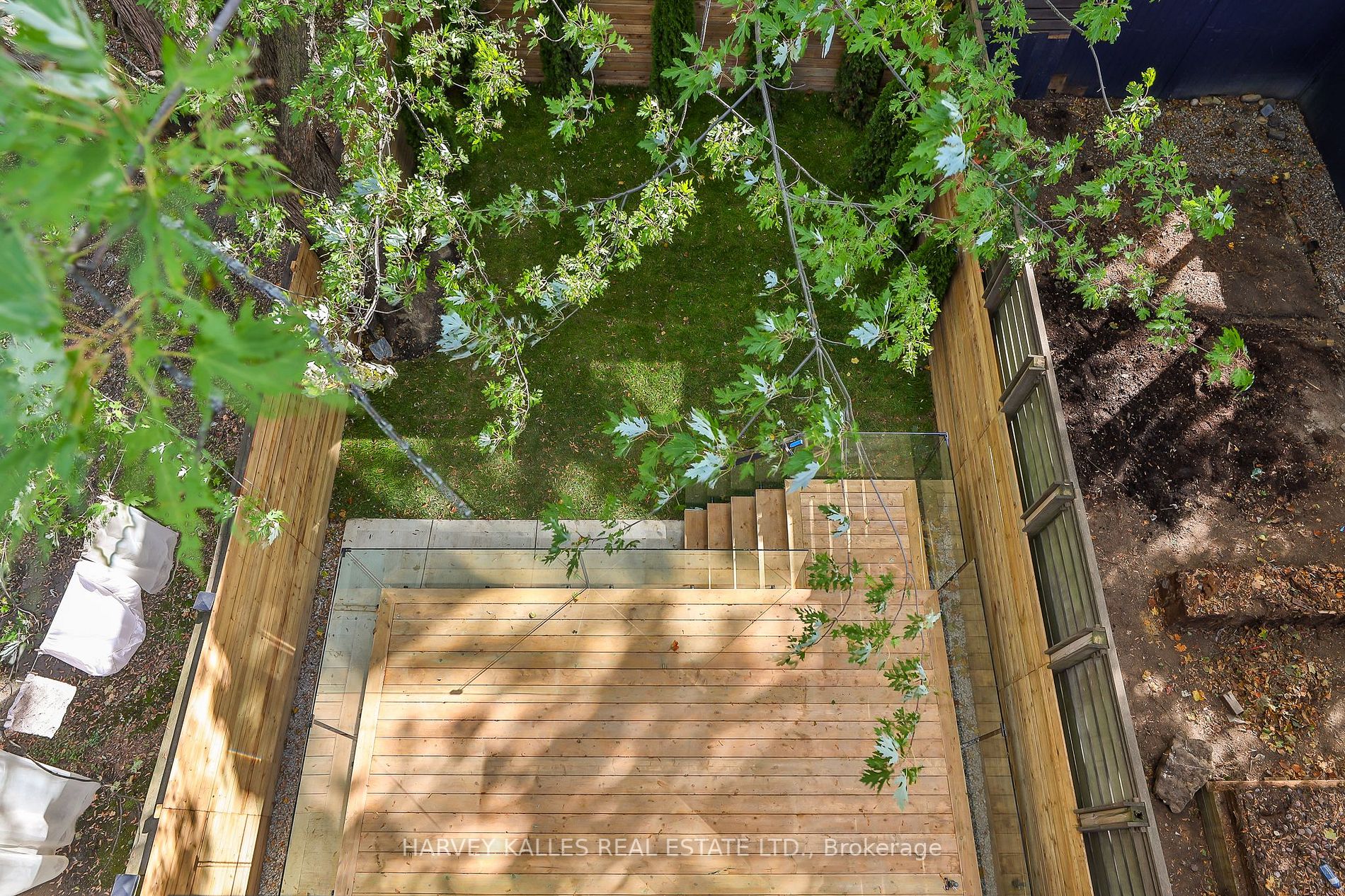 37 Heath St E