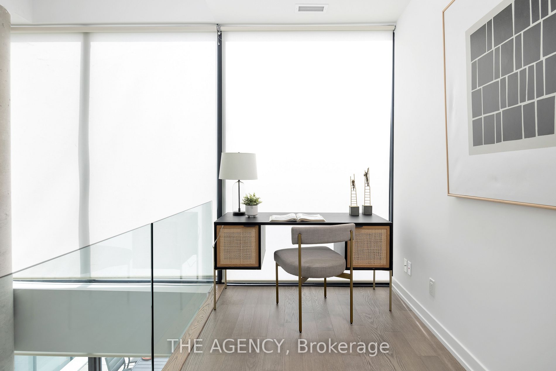161 Roehampton Ave, #804