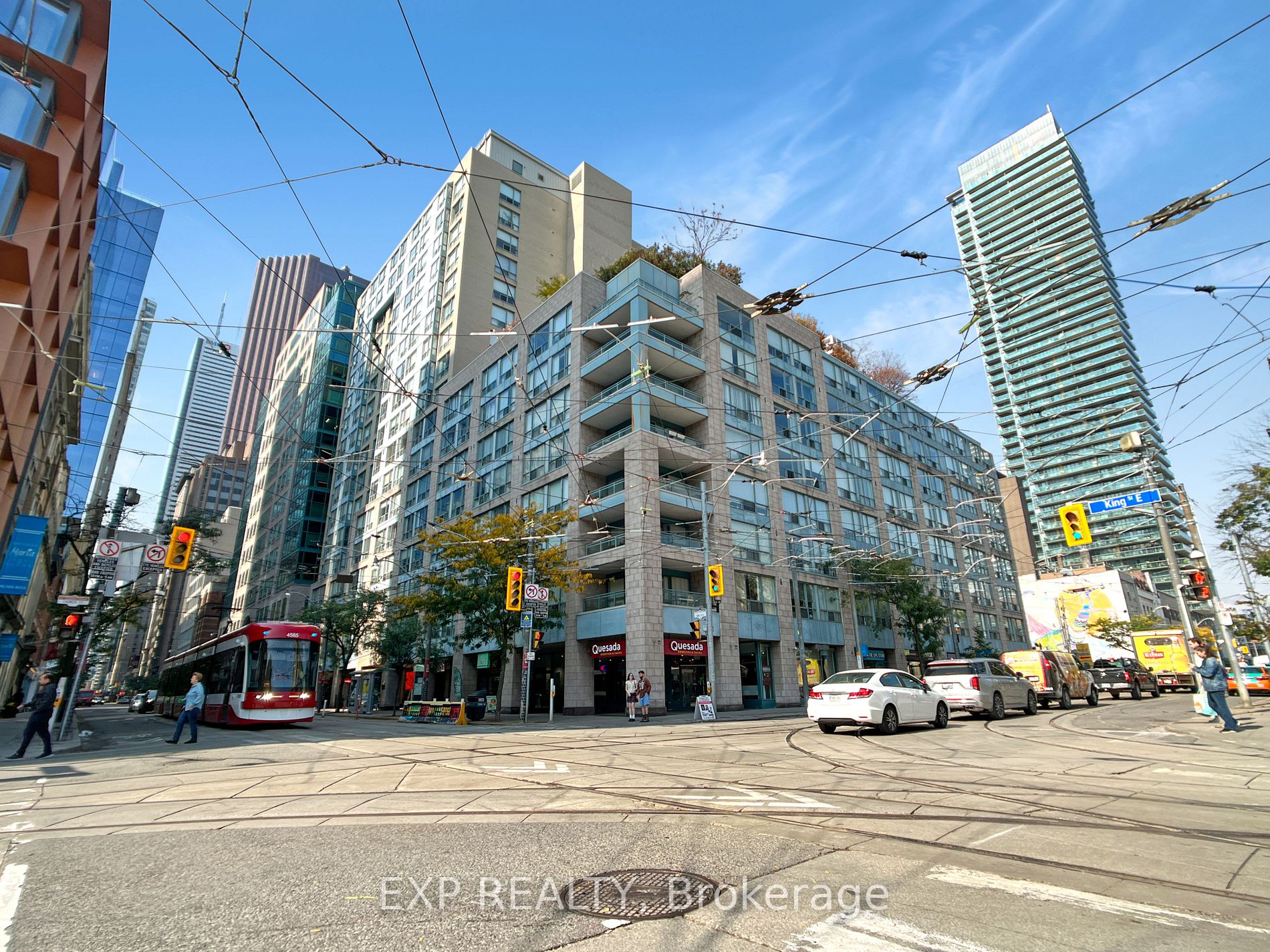 92 King St E, #805