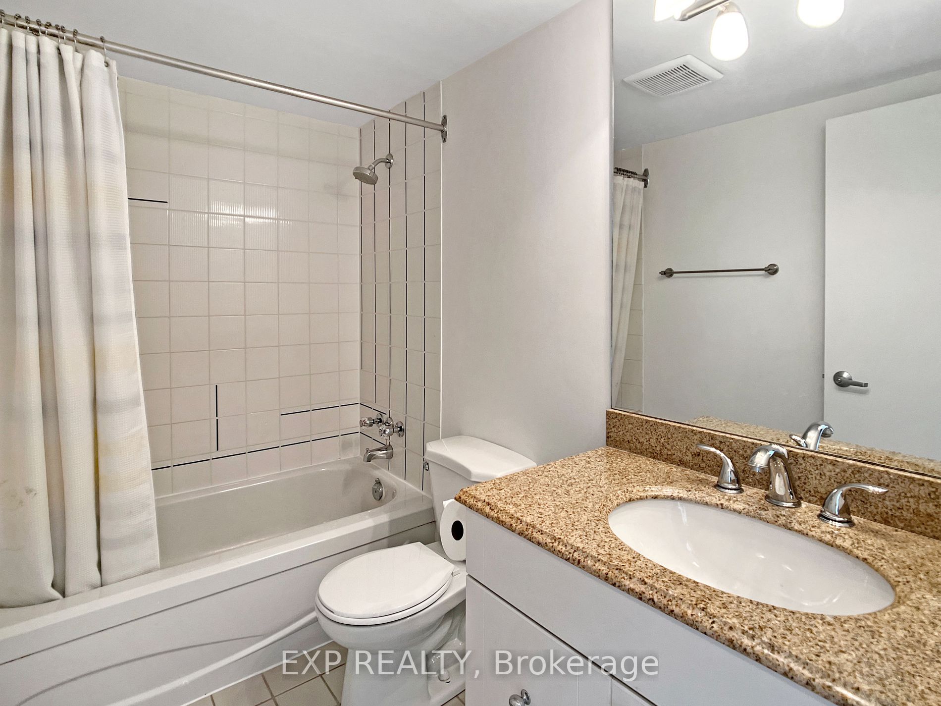 92 King St E, #805