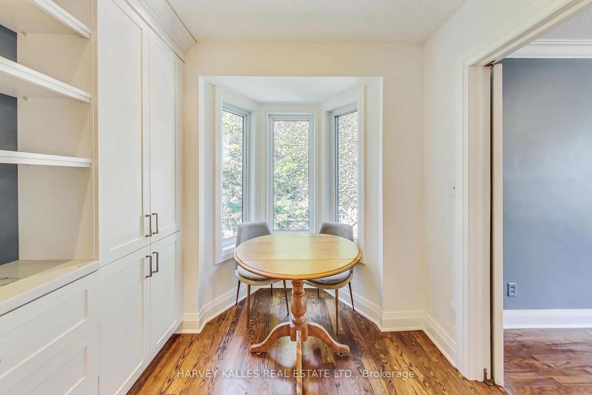 102 De Vere Gdns