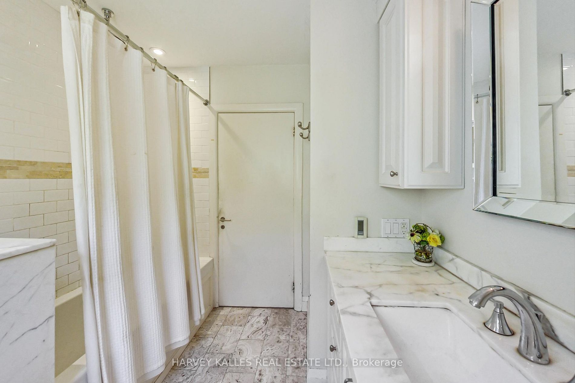 102 De Vere Gdns