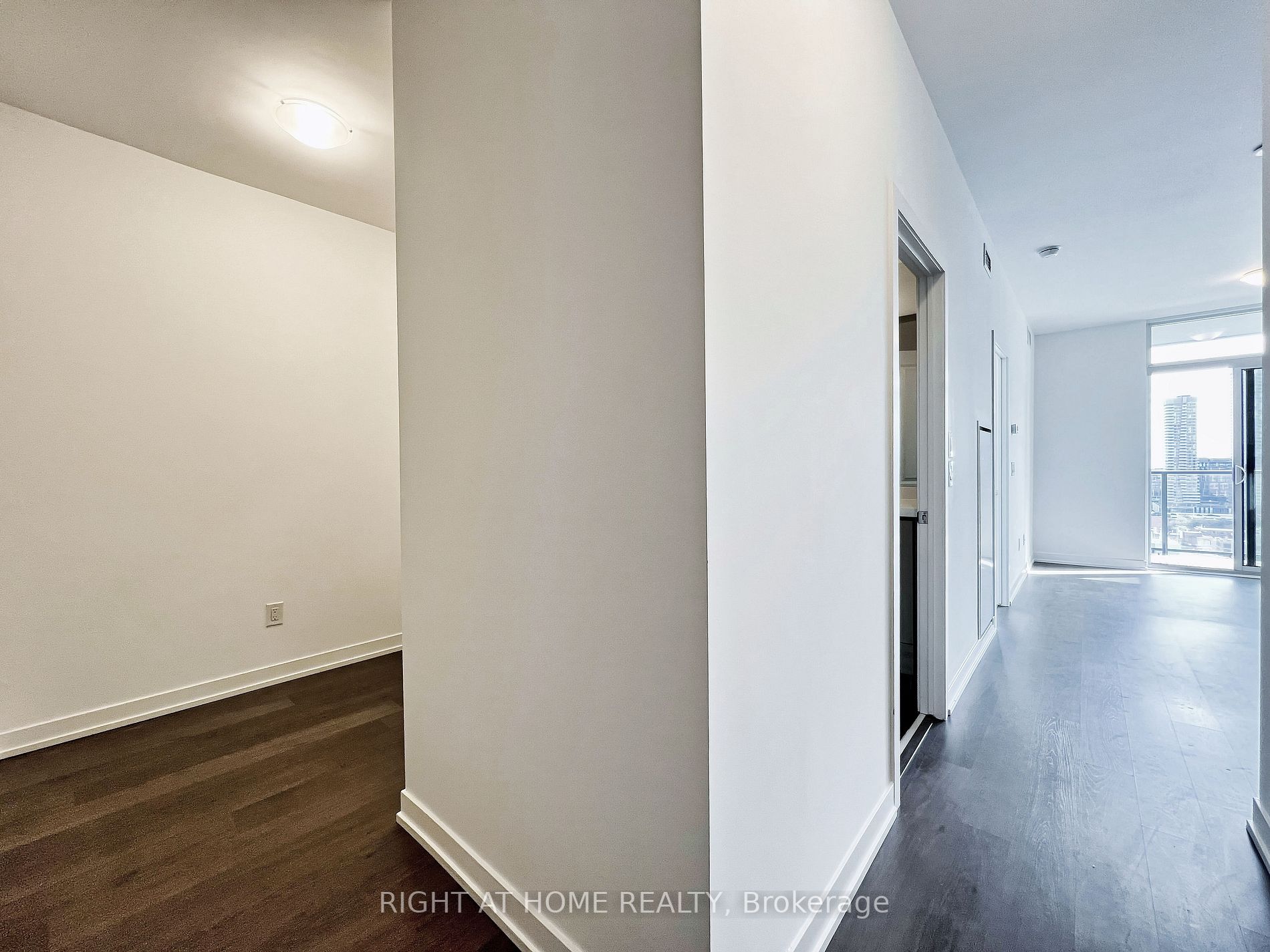 105 George St W, #1808