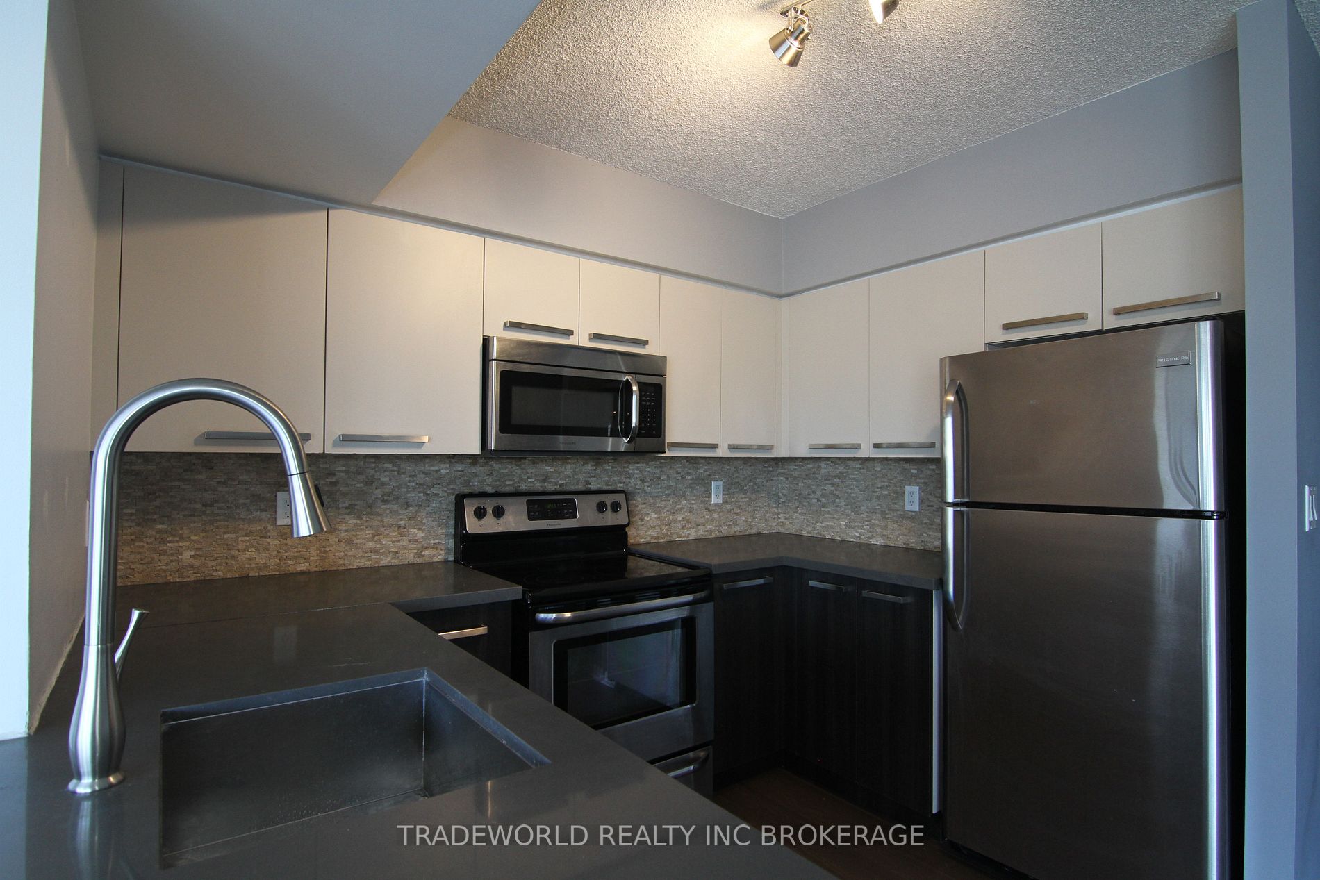 11 St Joseph St, #1612
