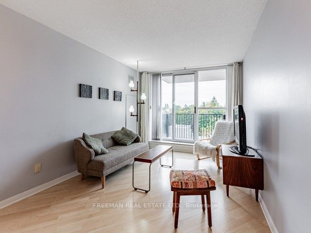 260 Merton St, #807