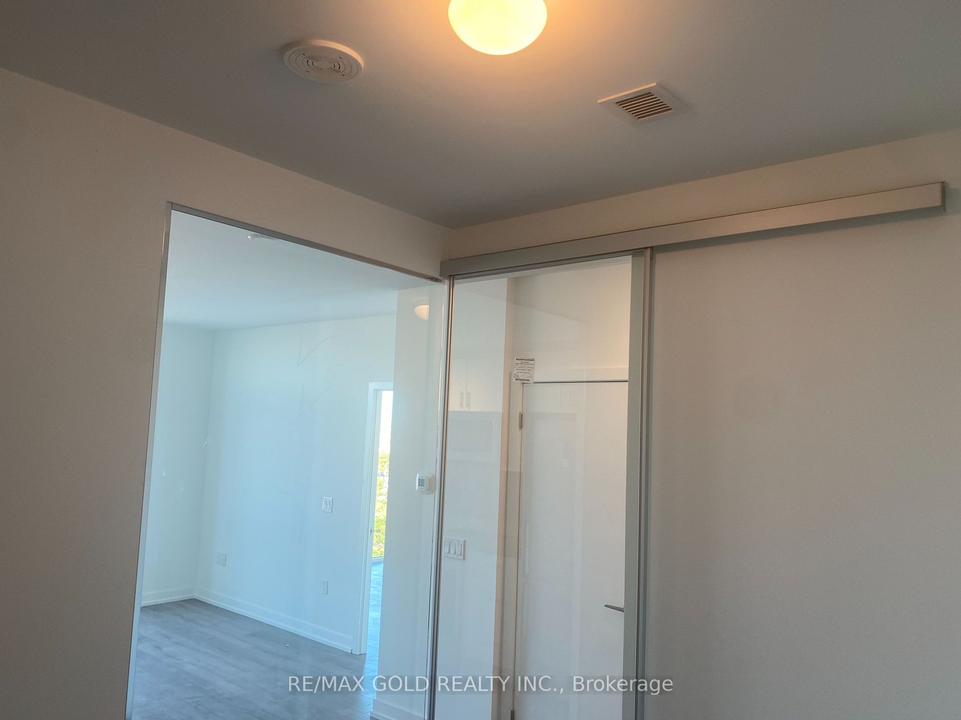 1195 The Queensway #1001