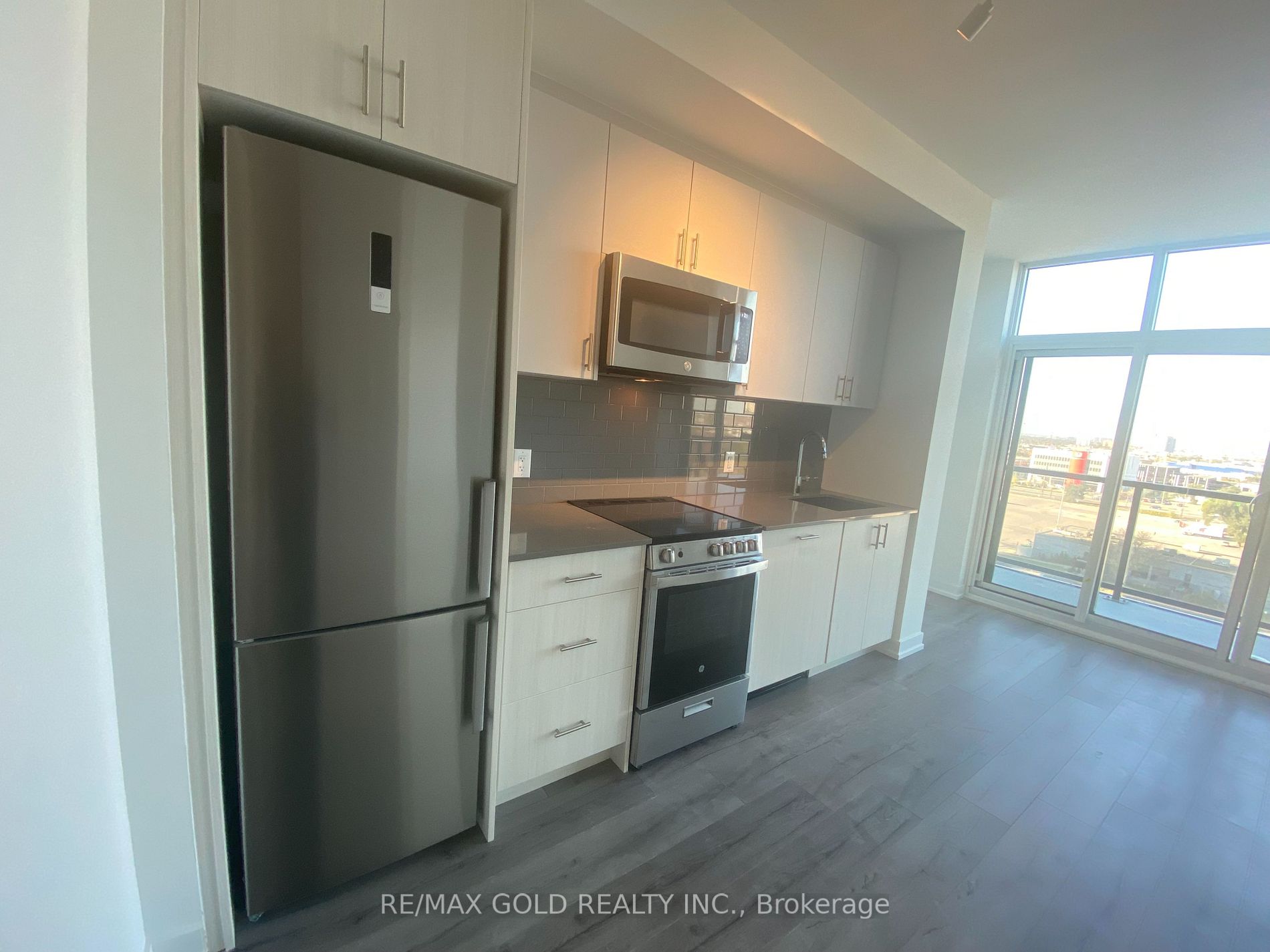 1195 The Queensway #1001