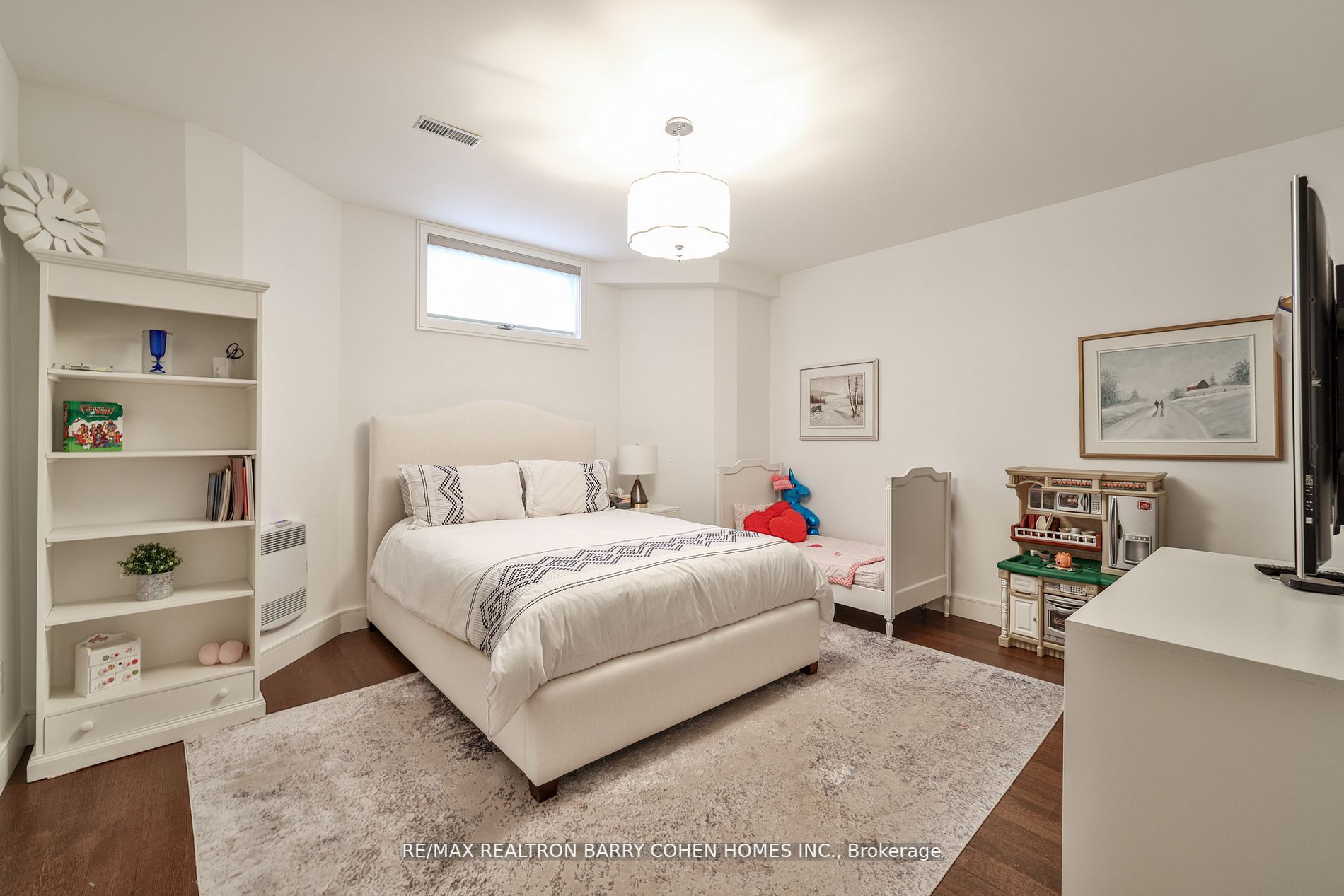 148 Highland Cres