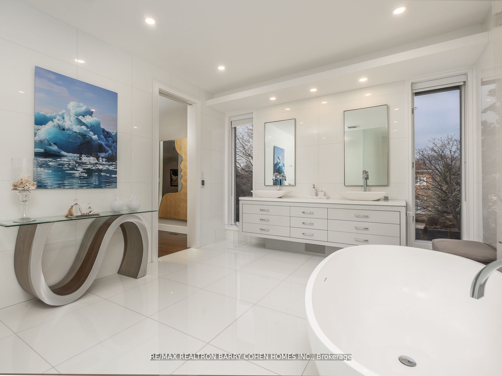 148 Highland Cres