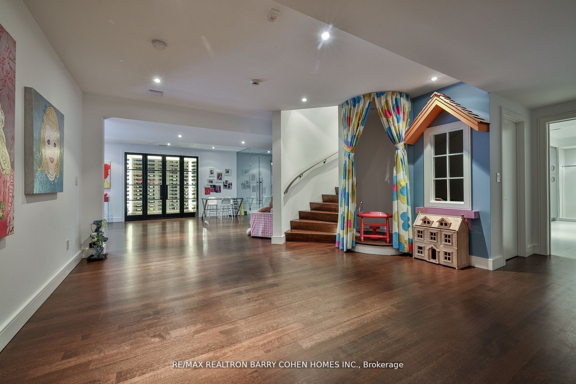 148 Highland Cres