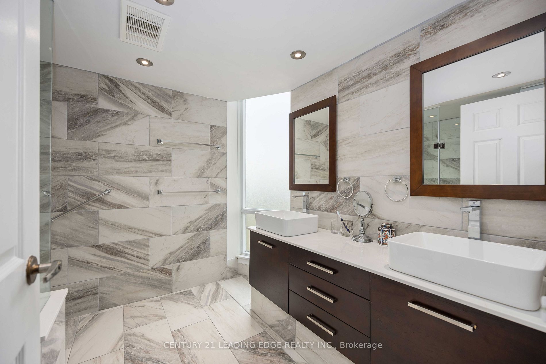 55 Skymark Dr, #1803