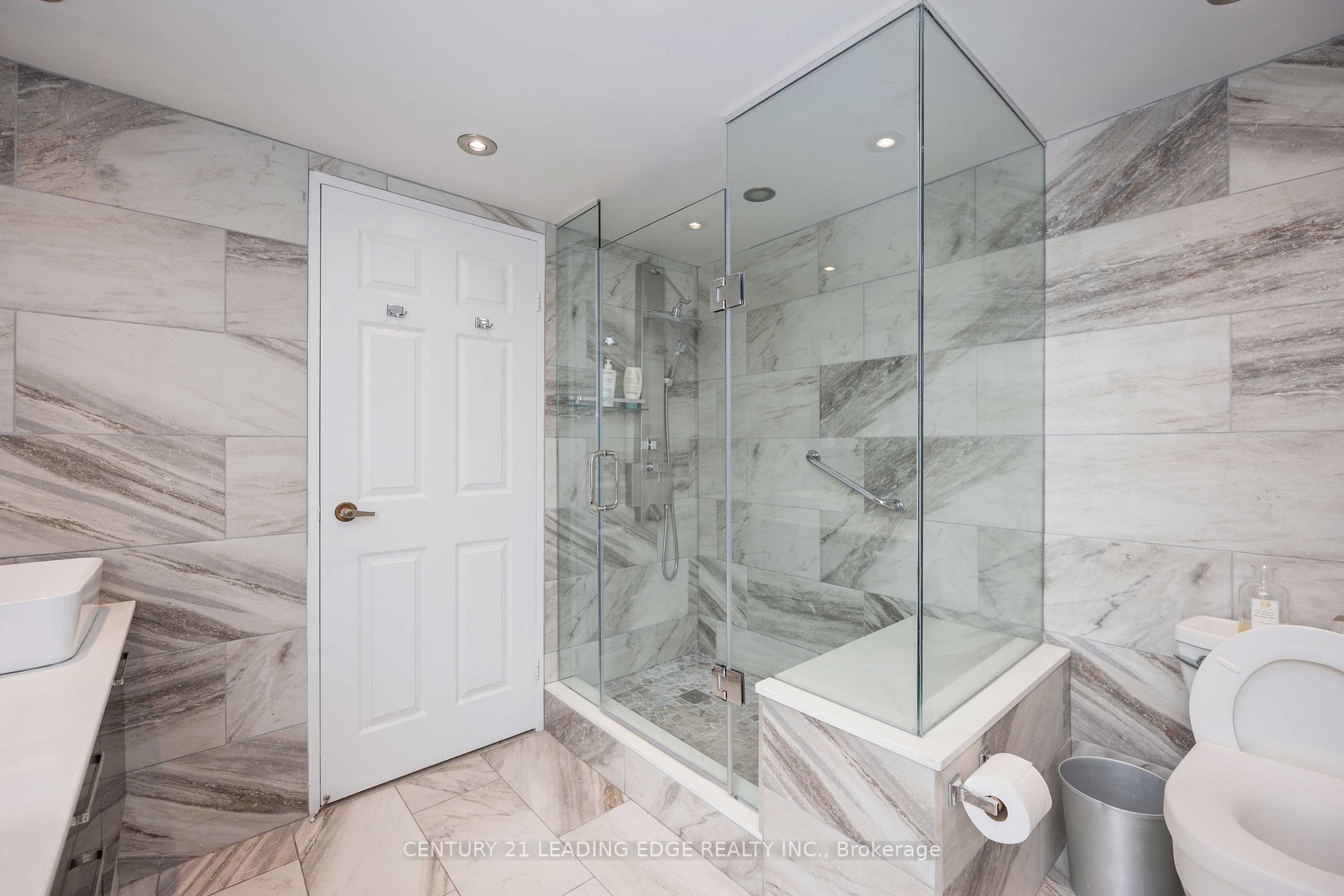 55 Skymark Dr, #1803