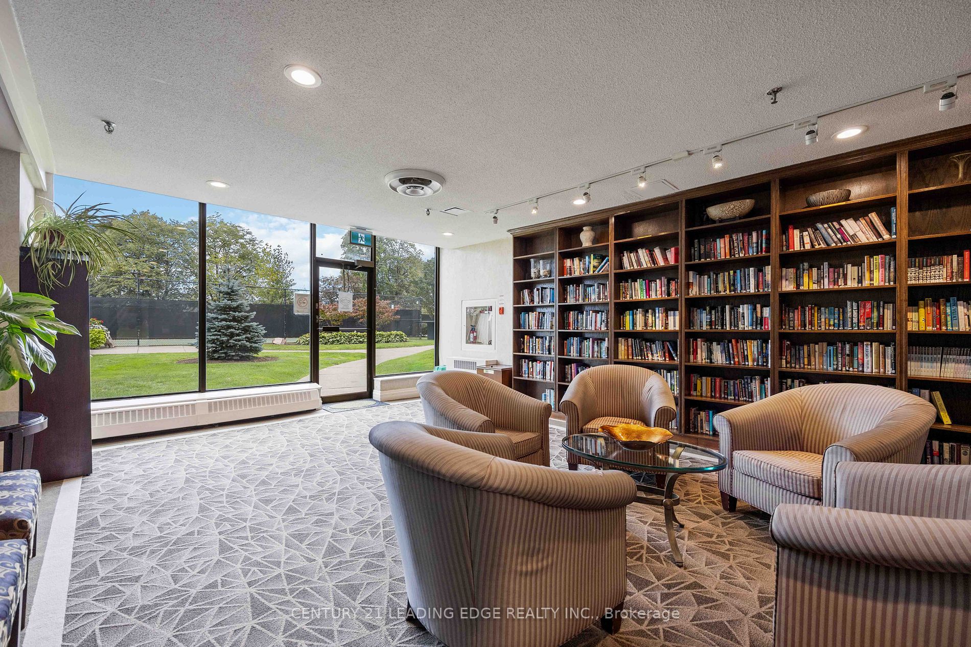 55 Skymark Dr, #1803