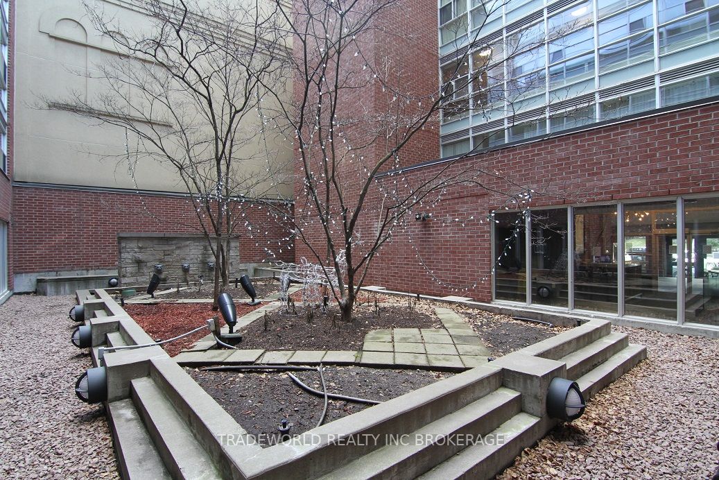 11 St Joseph St, #1612