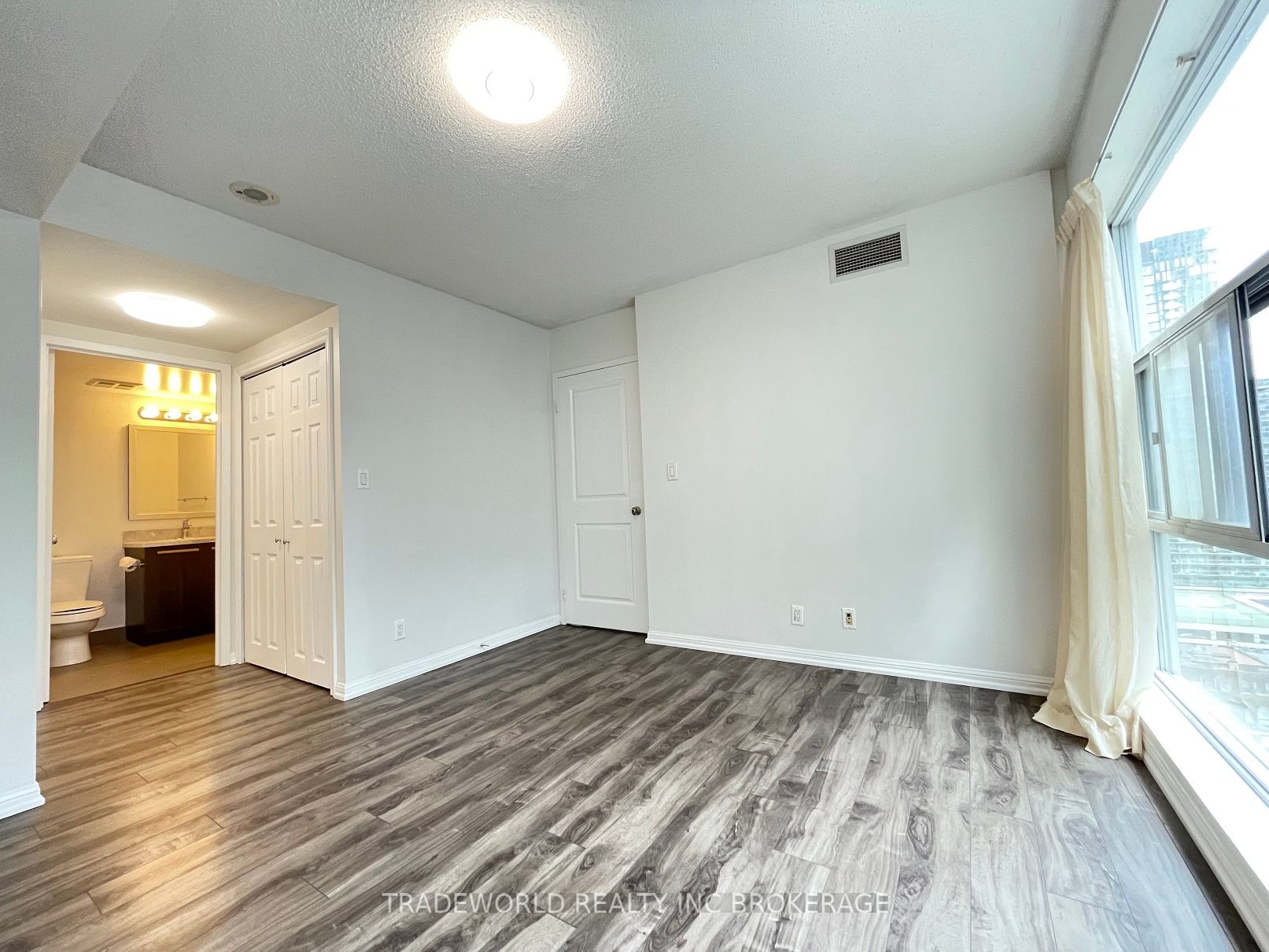 11 St Joseph St, #1612