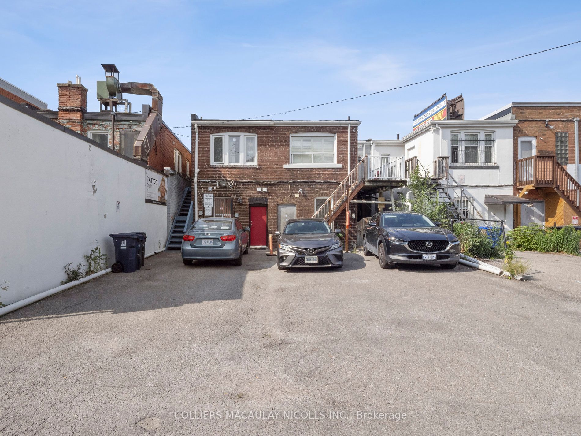 3189 Yonge St