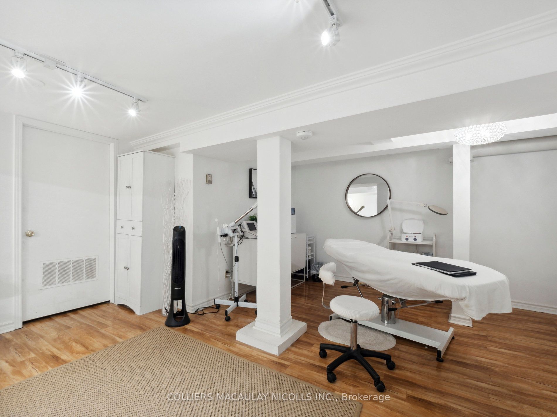 3189 Yonge St
