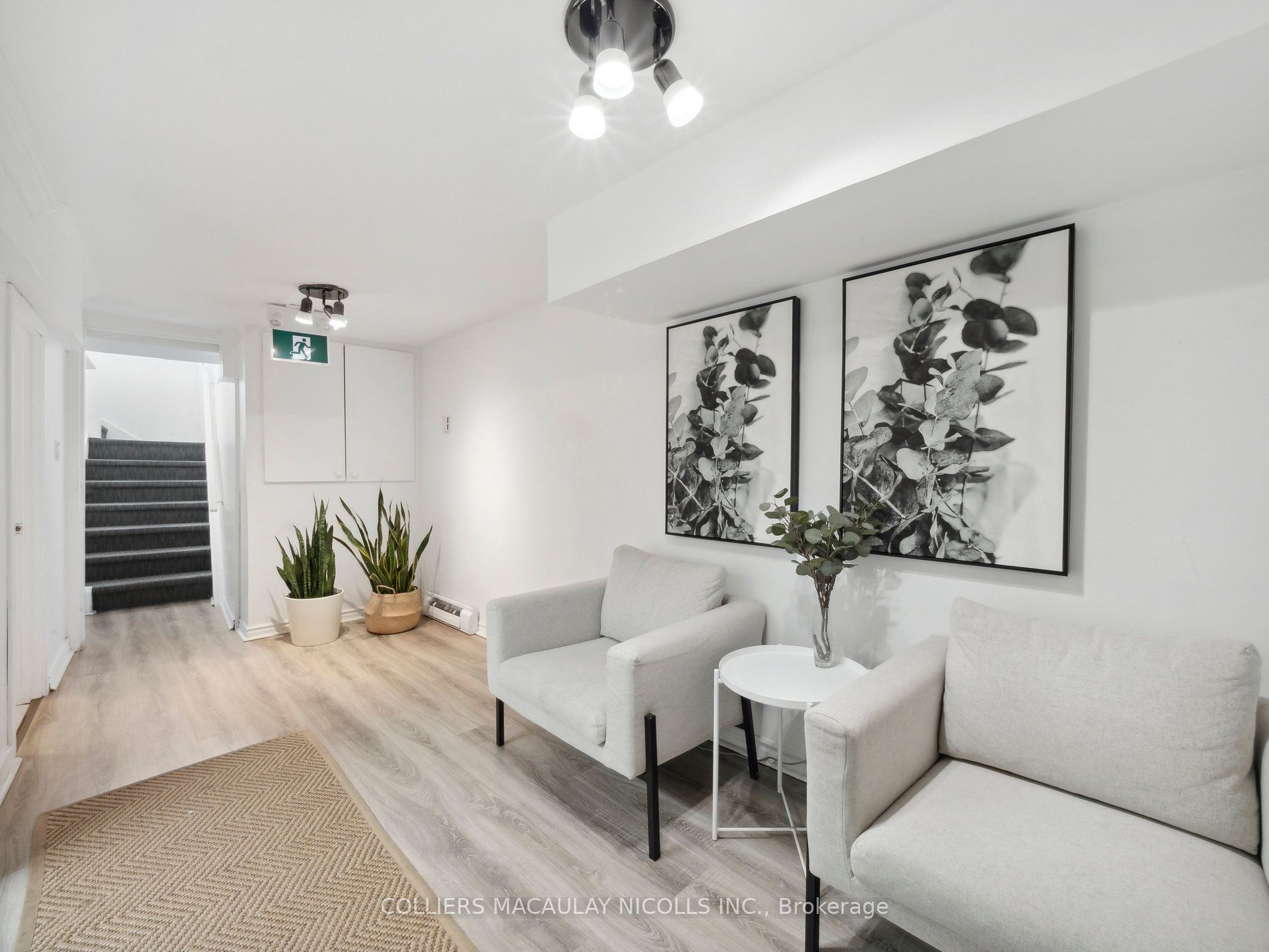 3189 Yonge St
