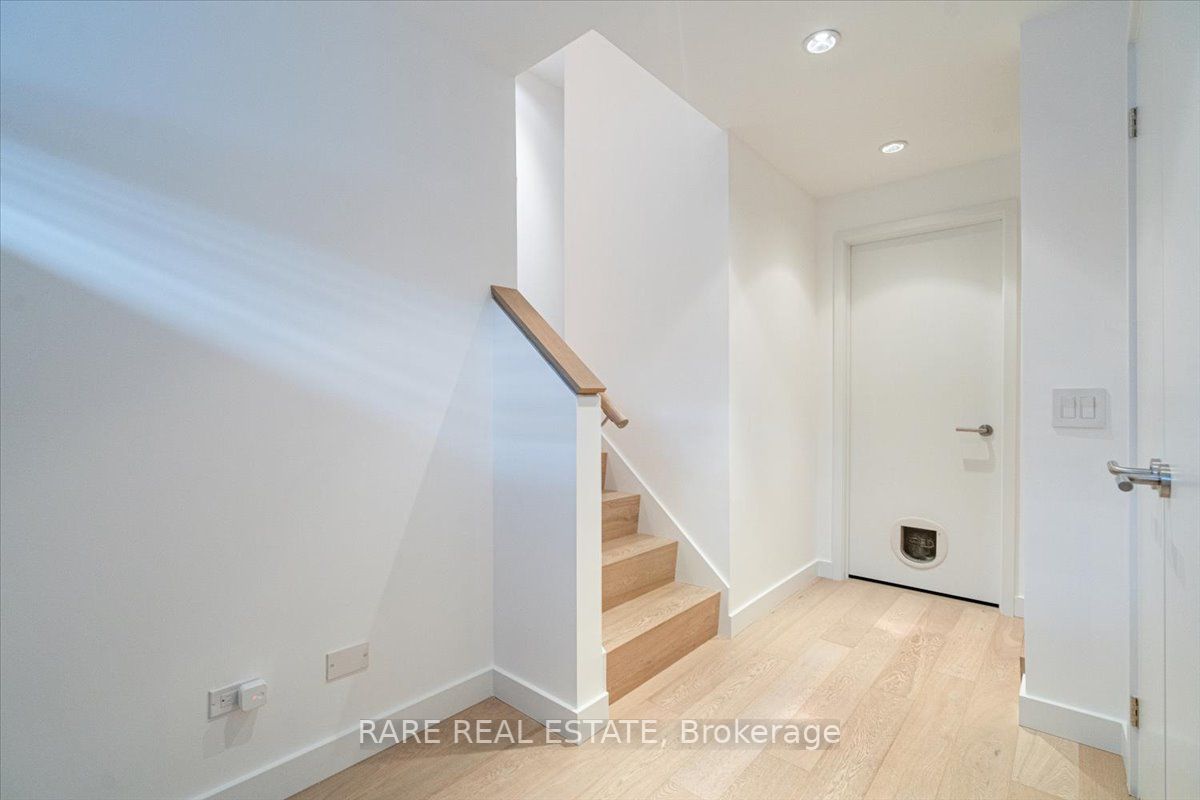 354A Harbord St