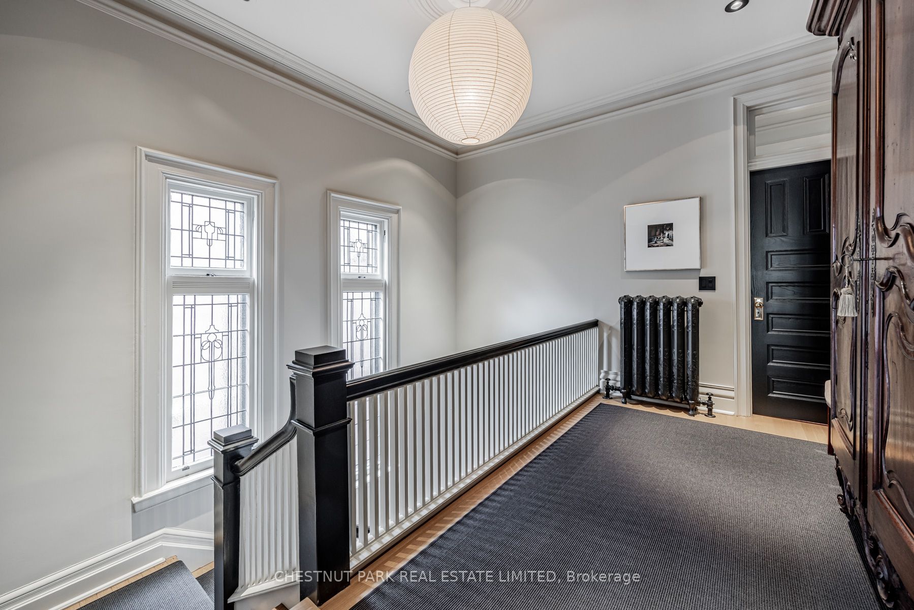 82 Lowther Ave