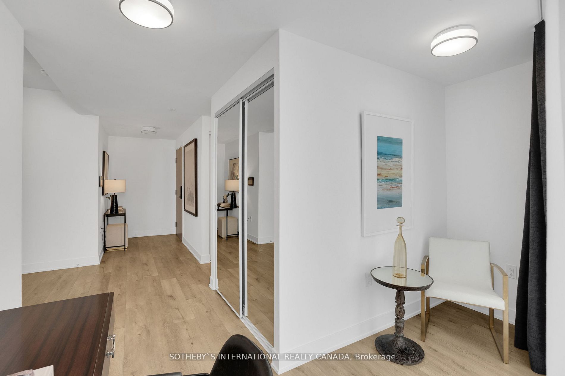 585 Bloor St E, #218