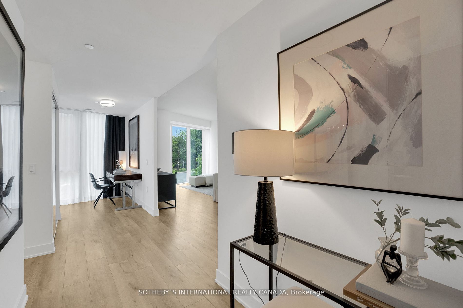 585 Bloor St E, #218