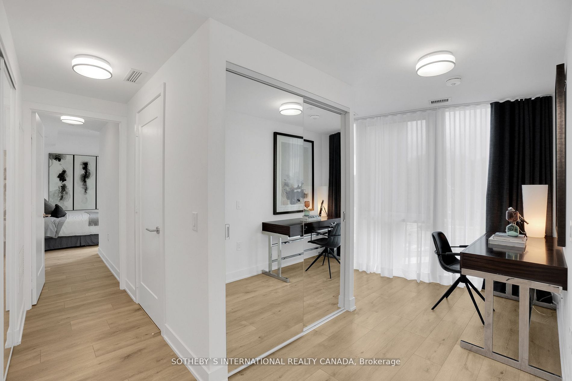 585 Bloor St E, #218