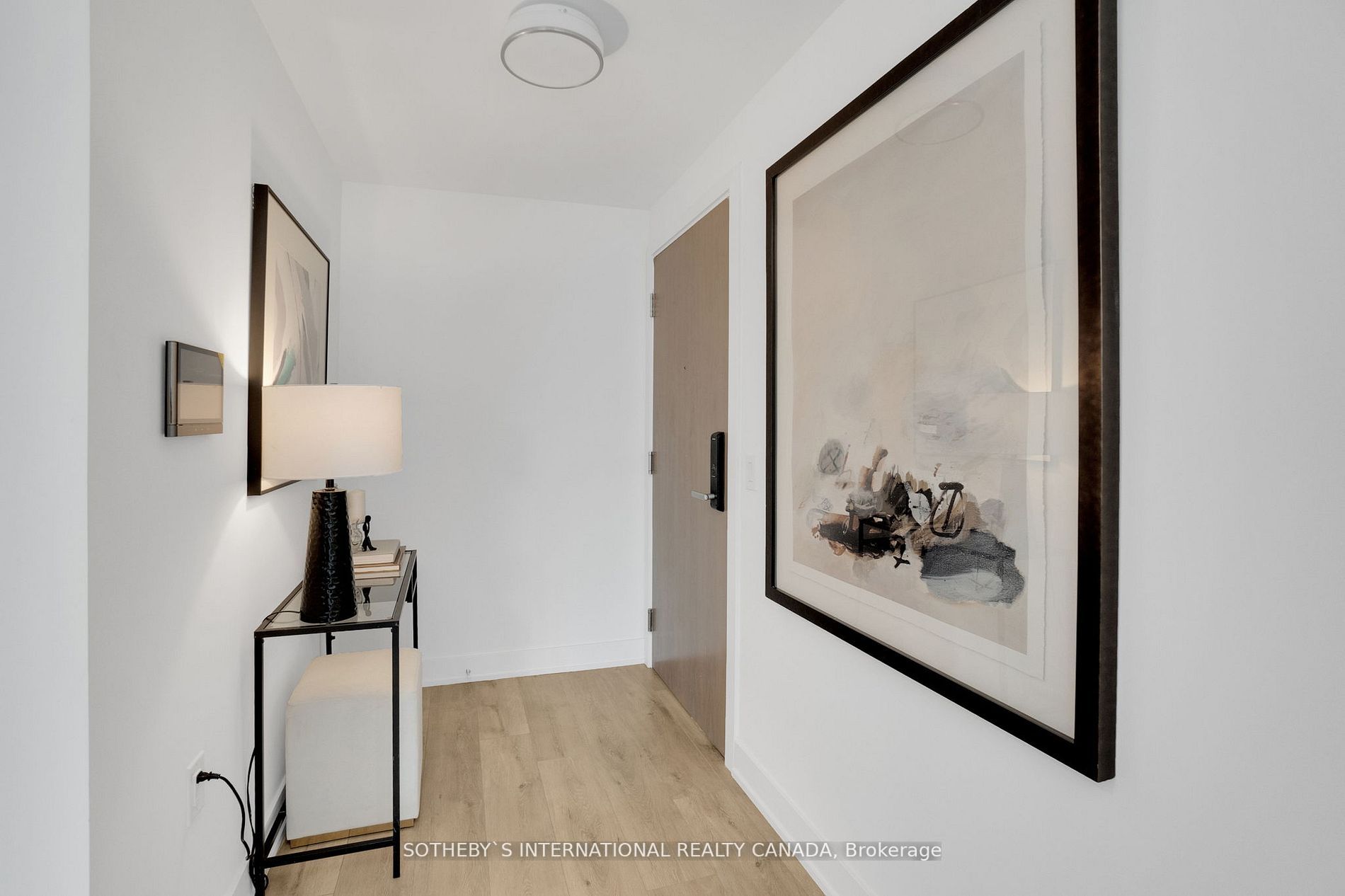 585 Bloor St E, #218