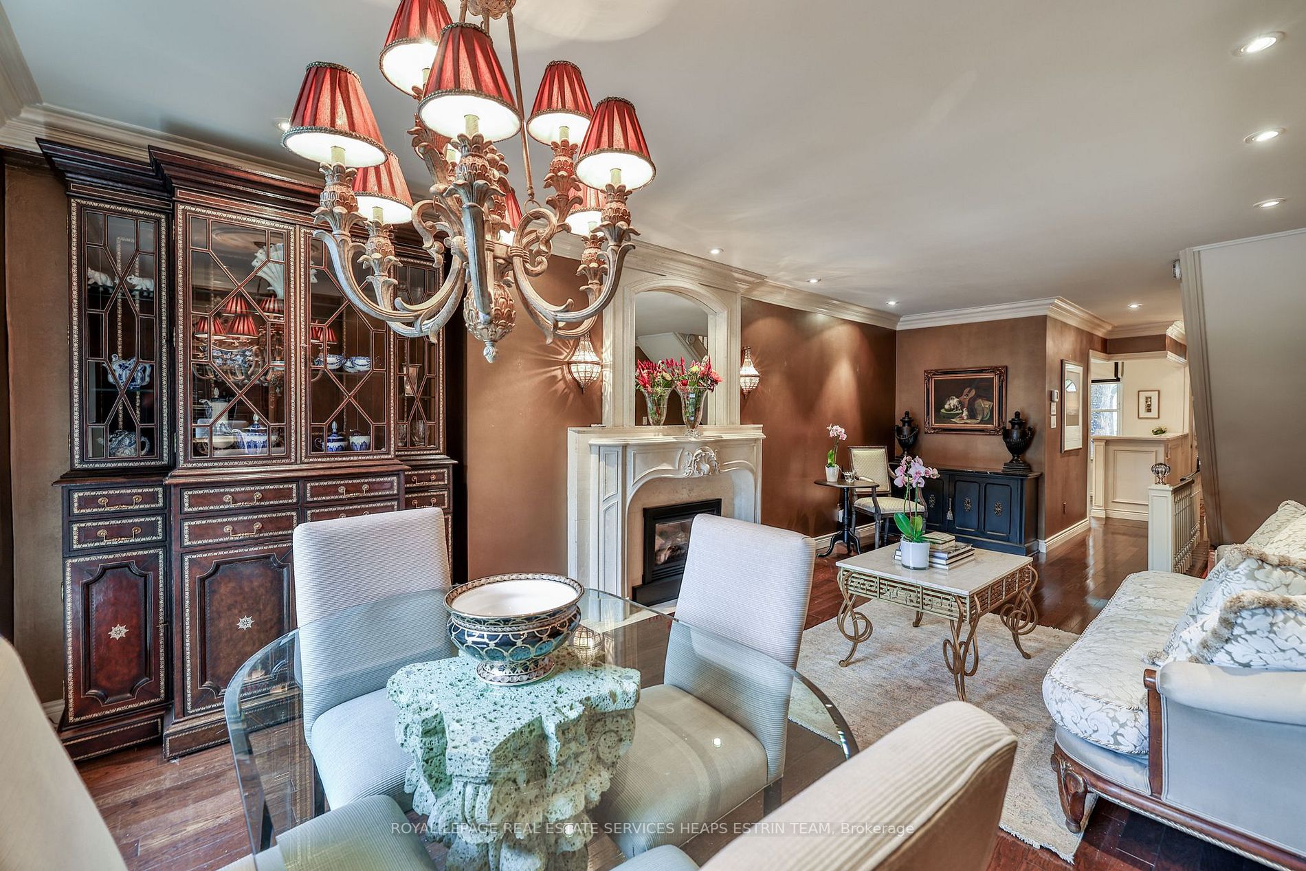 74 Upper Canada Dr, #4