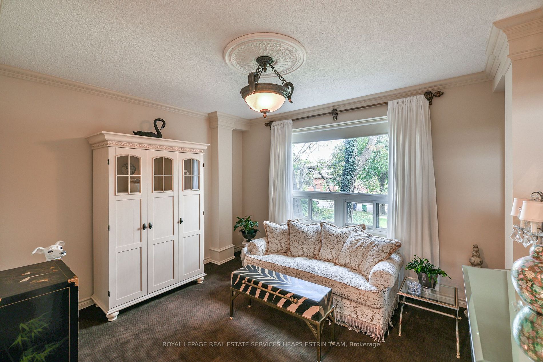74 Upper Canada Dr, #4