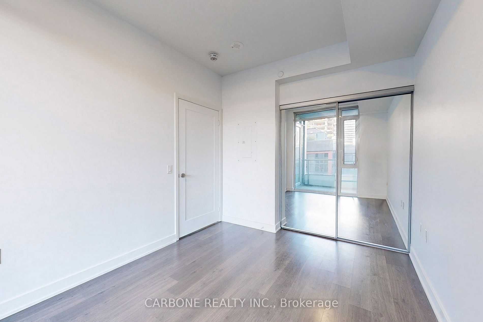 576 Front St W, #1017