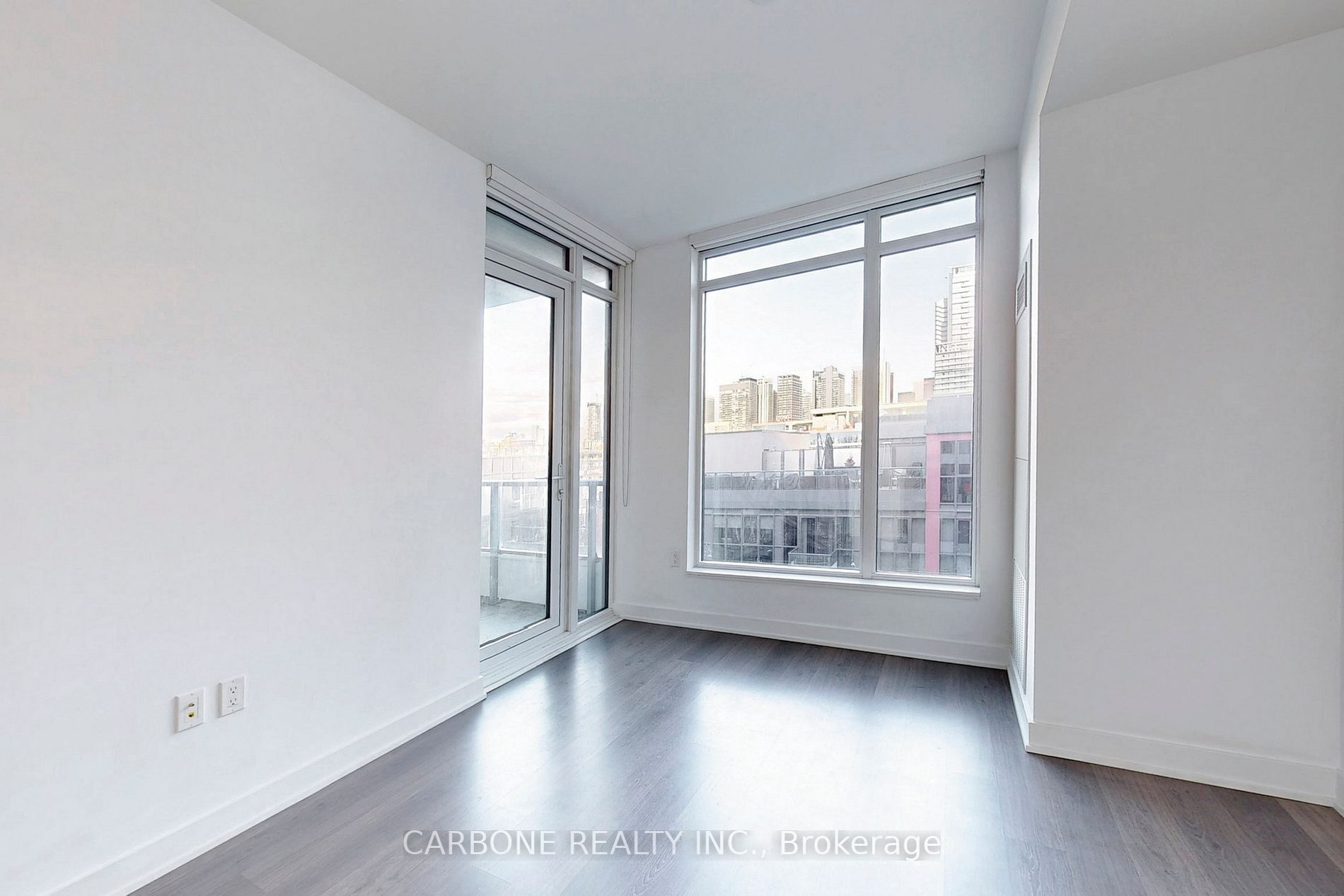 576 Front St W, #1017