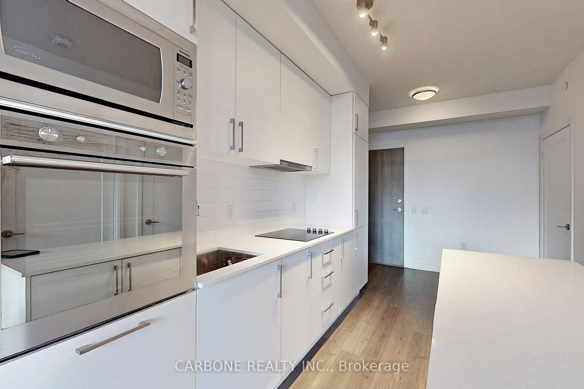 576 Front St W, #1017
