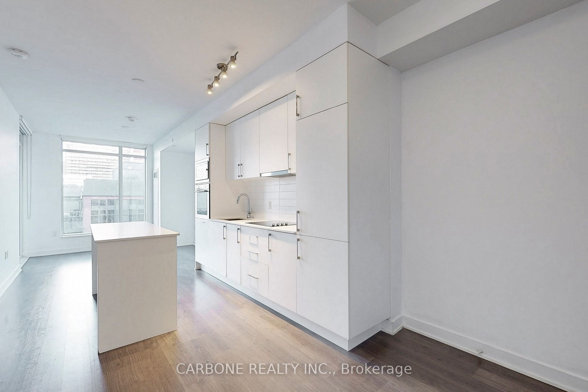 576 Front St W, #1017