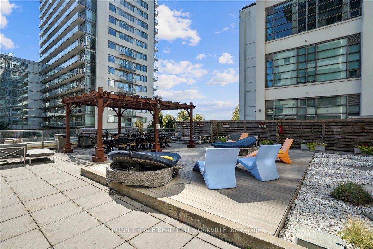 637 Lake Shore Boulevard W, #227