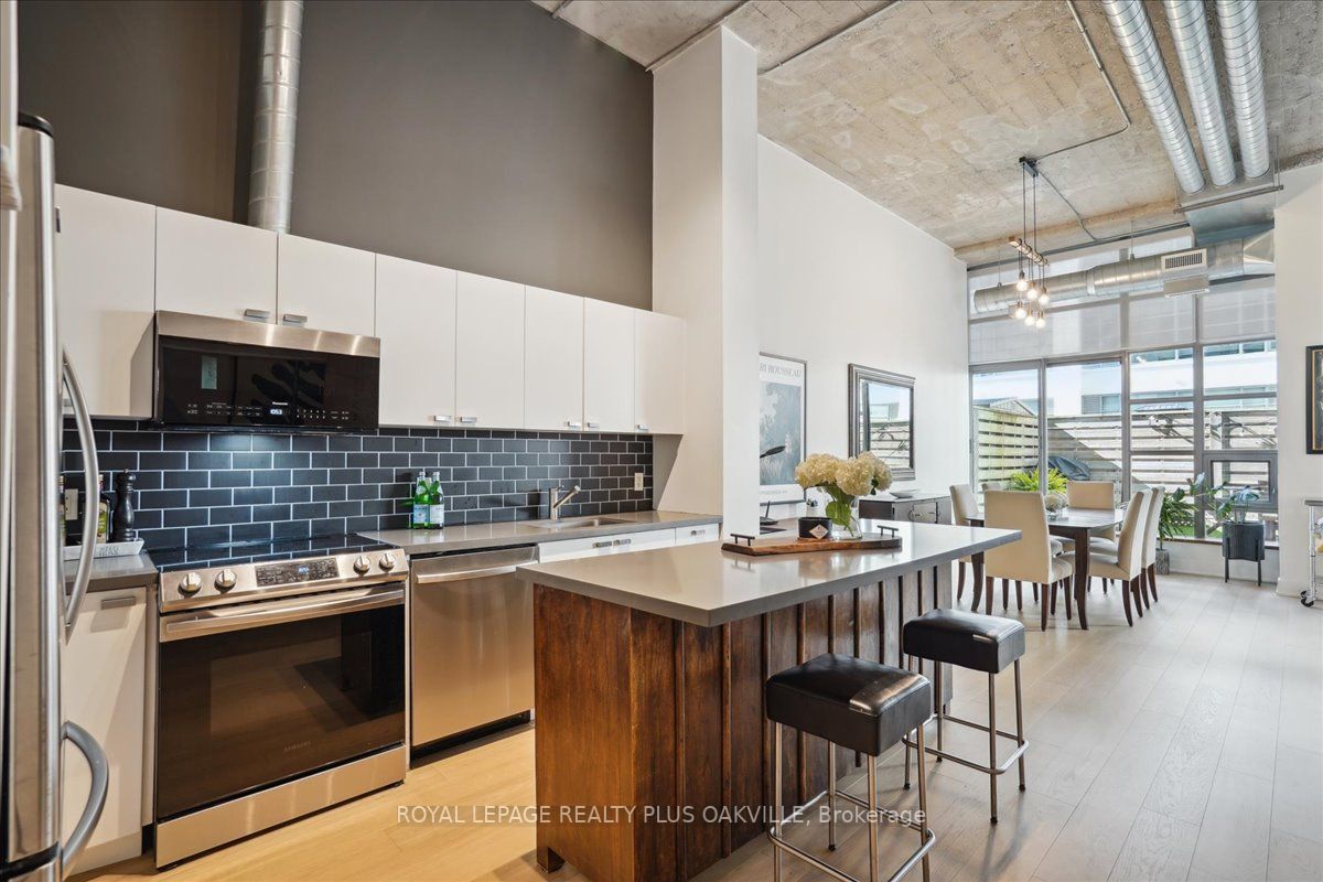 637 Lake Shore Boulevard W, #227