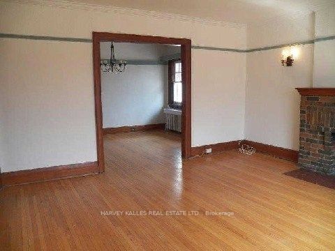 138 Chaplin Cres, #2