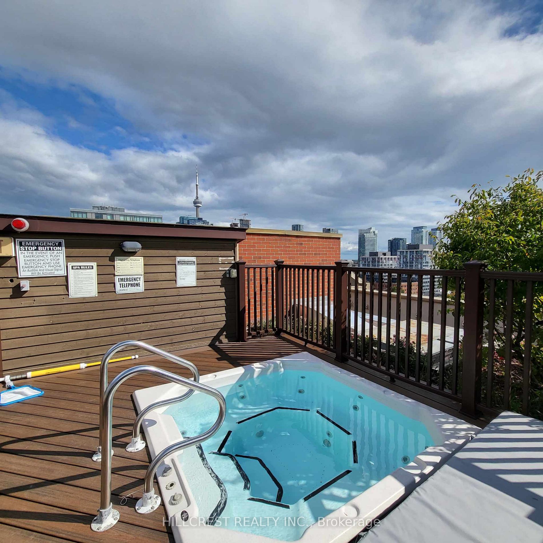 801 King St W, #827