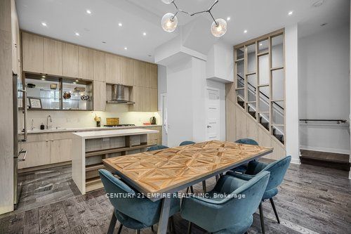 77 Lombard St, #104