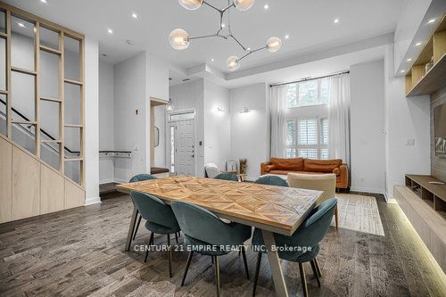 77 Lombard St, #104