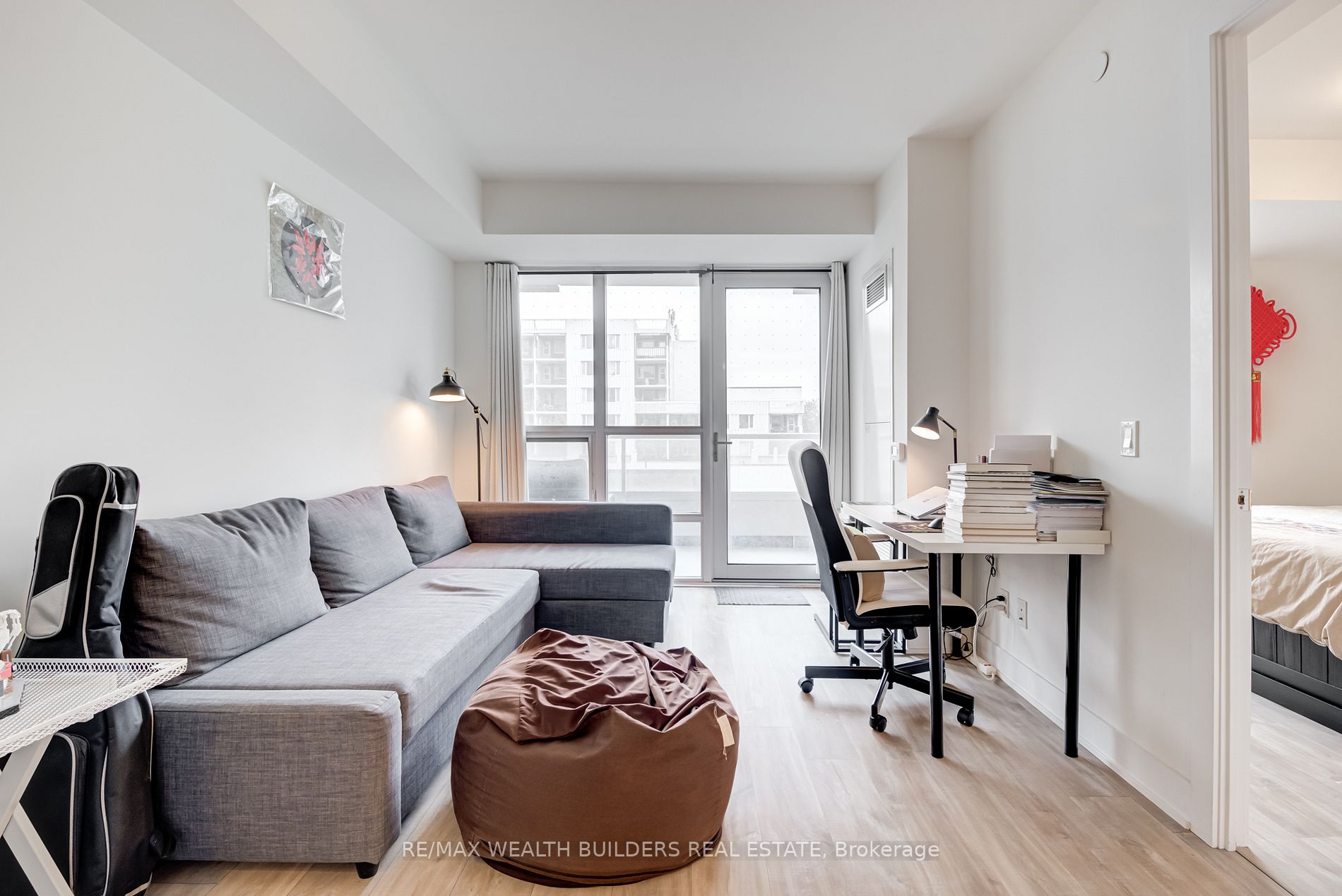 38 Cameron St, #423