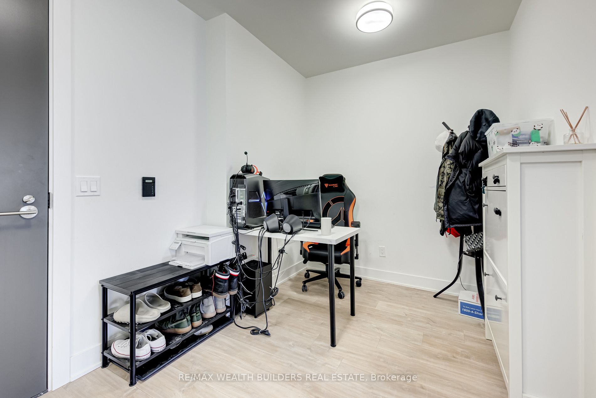 38 Cameron St, #423