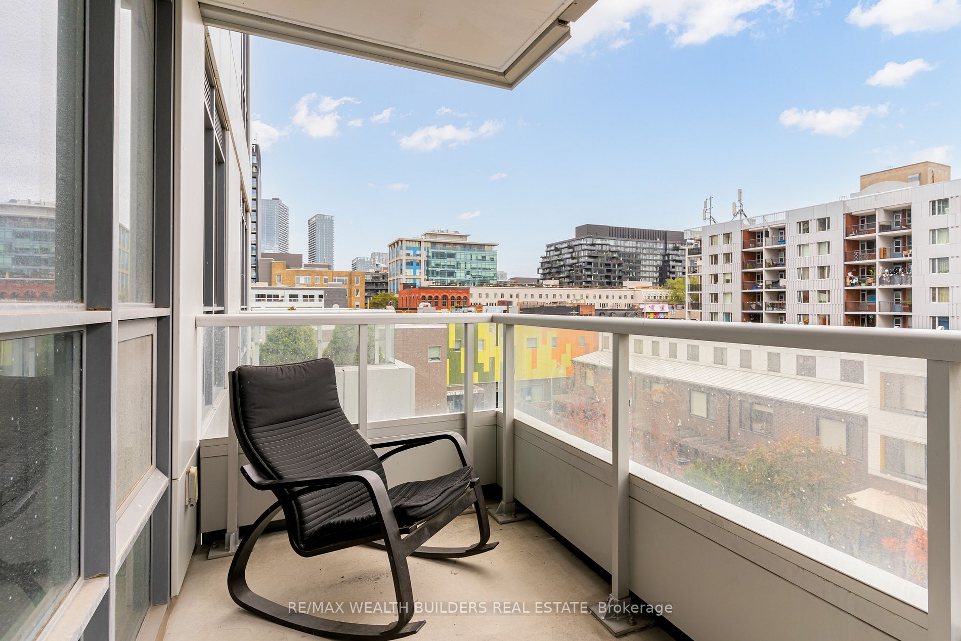 38 Cameron St, #423