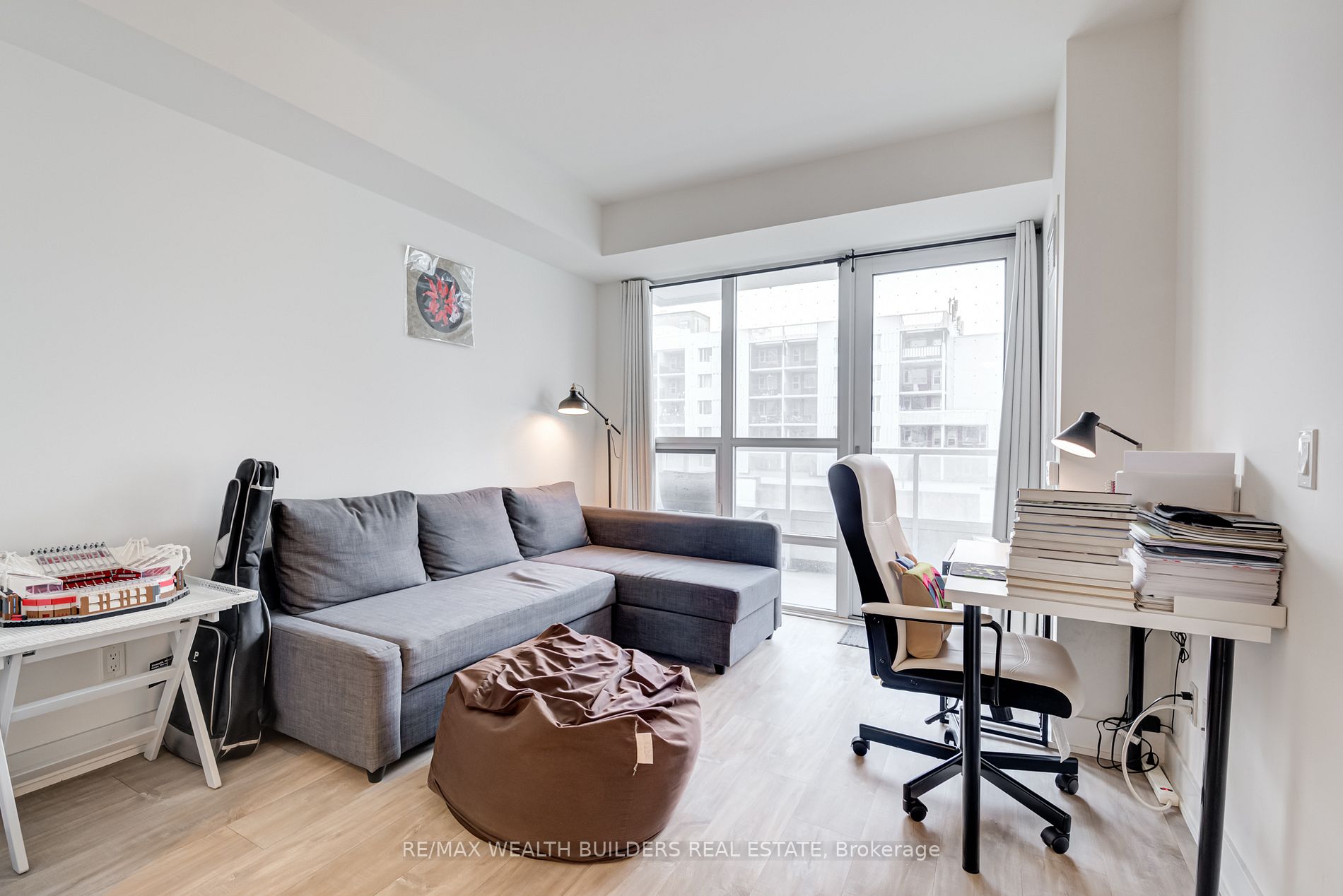 38 Cameron St, #423