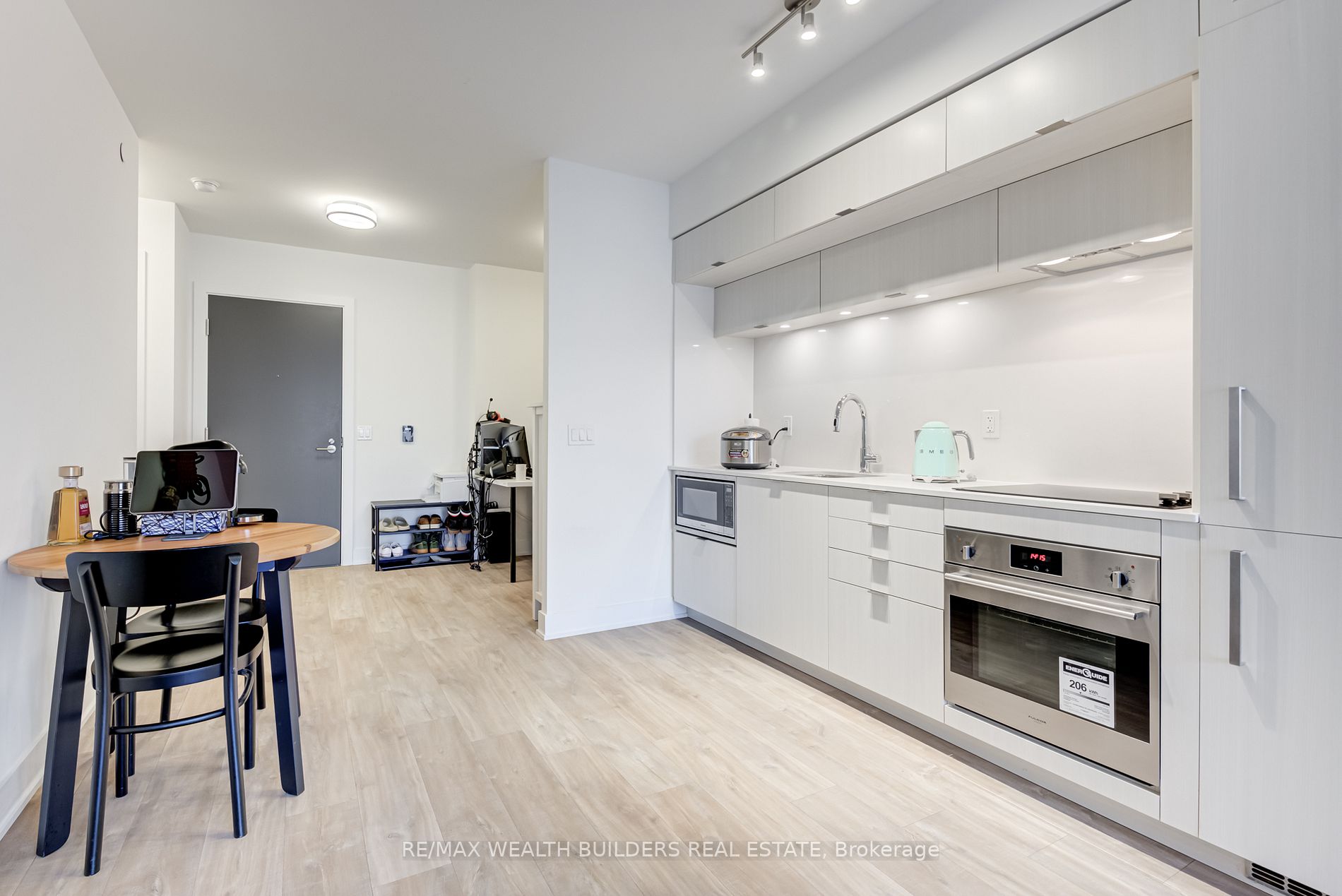 38 Cameron St, #423