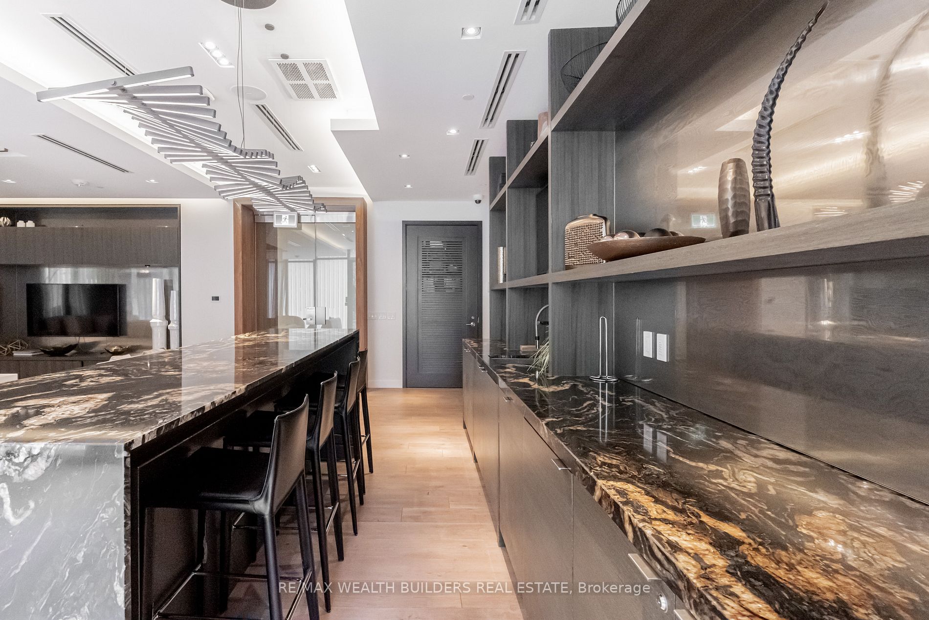38 Cameron St, #423