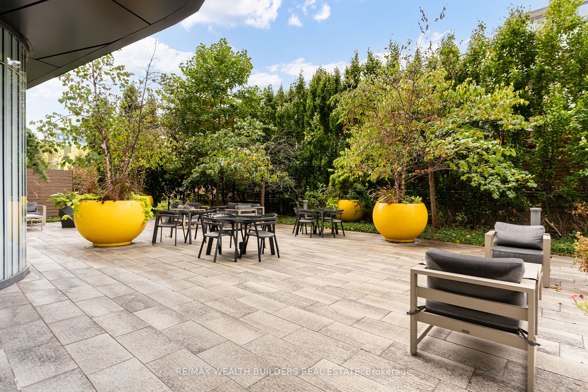 38 Cameron St, #423