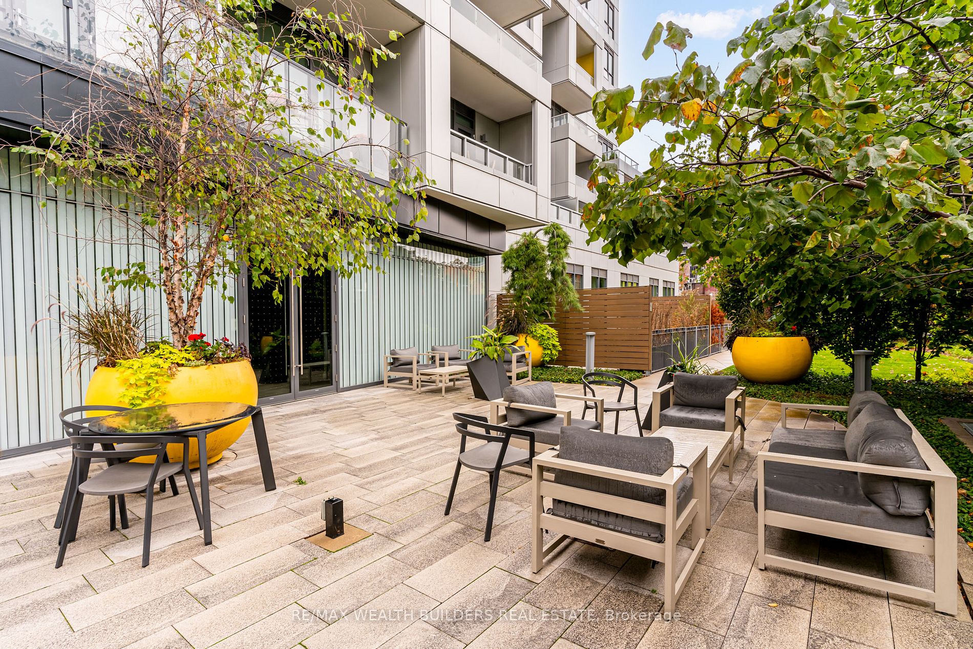38 Cameron St, #423