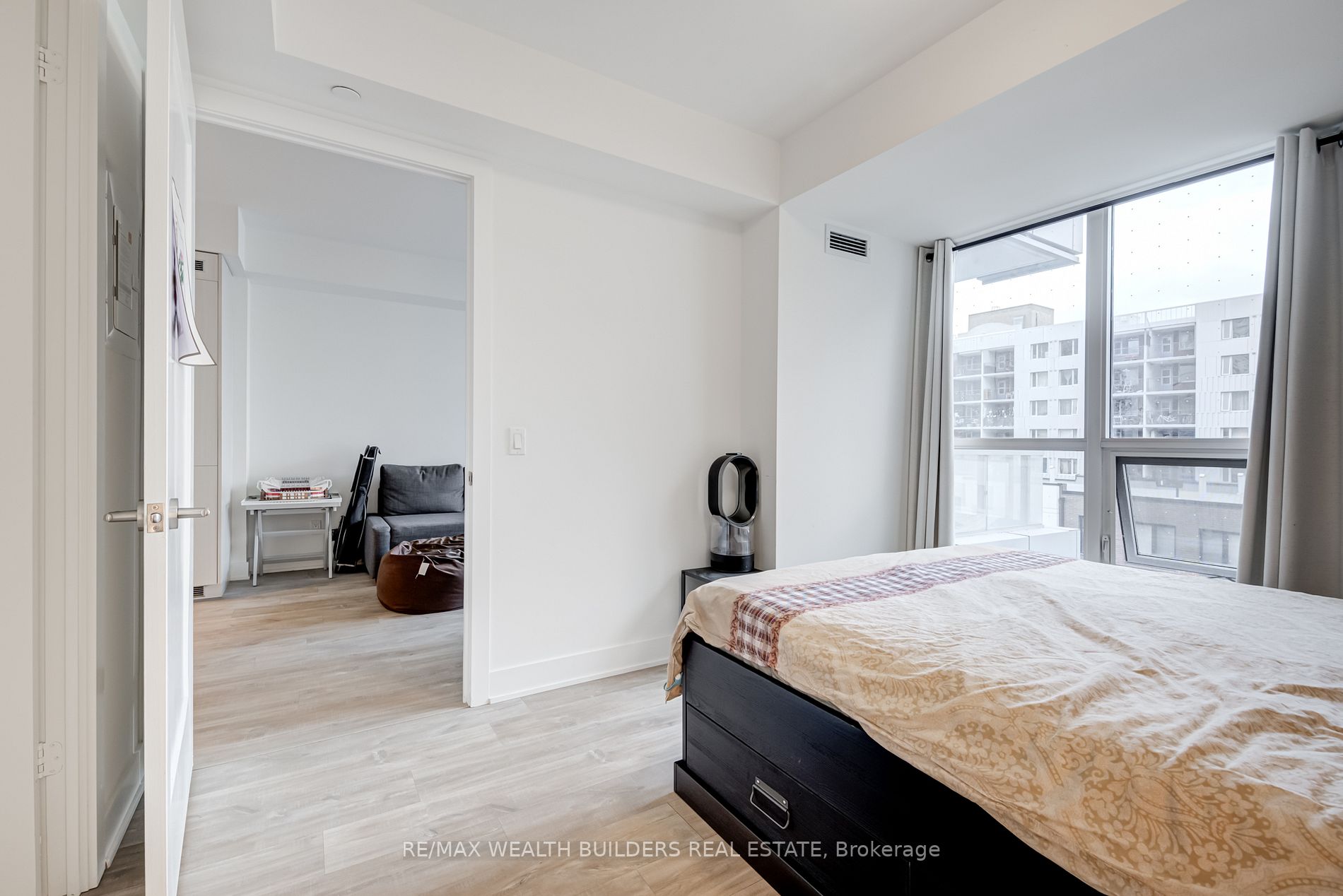 38 Cameron St, #423