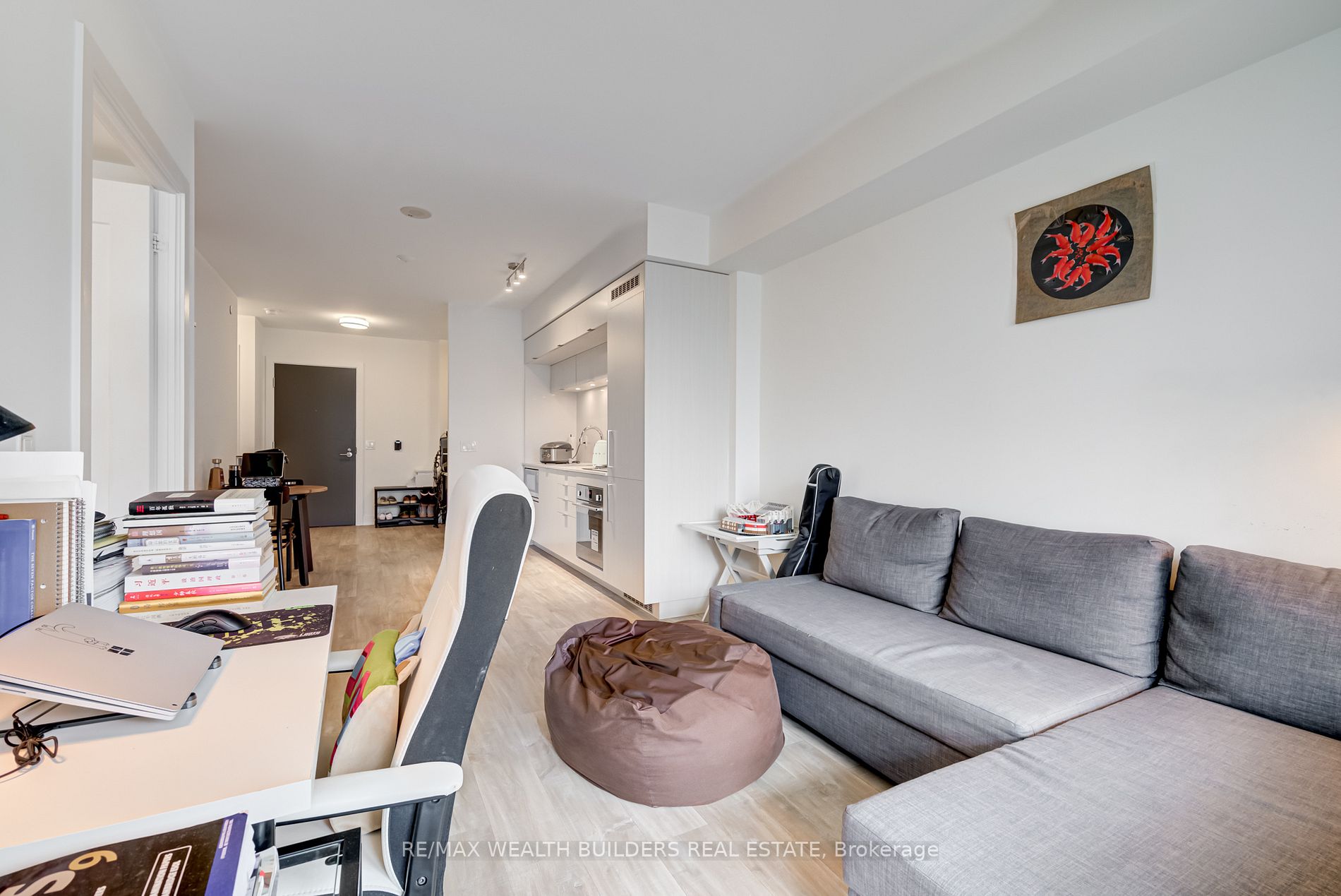 38 Cameron St, #423